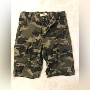 Levi’s Camouflage shorts size 4-5 years